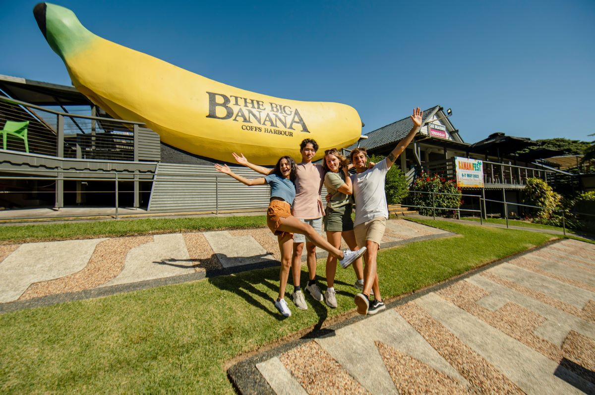 A group of friends in front of the Big Banana